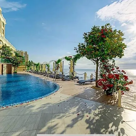 Seaside Sunset - Free Parking דירה