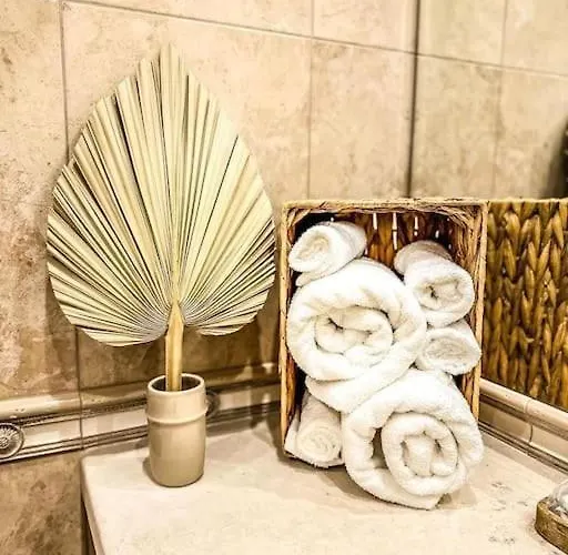 Seaside Sunset - Free Parking