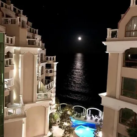 Seaside Sunset - Free Parking Апартамент *